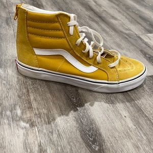 vans kids shoes good condition never warn the color is mustard yellow
